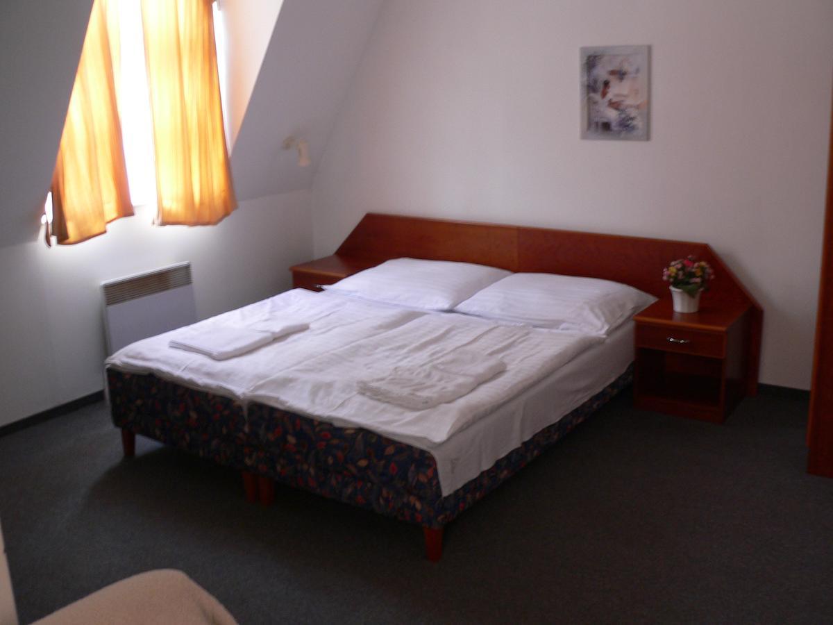 Hotel Armales Stakcin Quarto foto